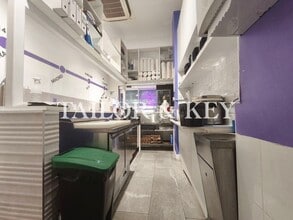 Retail in Madrid, Madrid to rent Interior Photo- Image 2 of 8