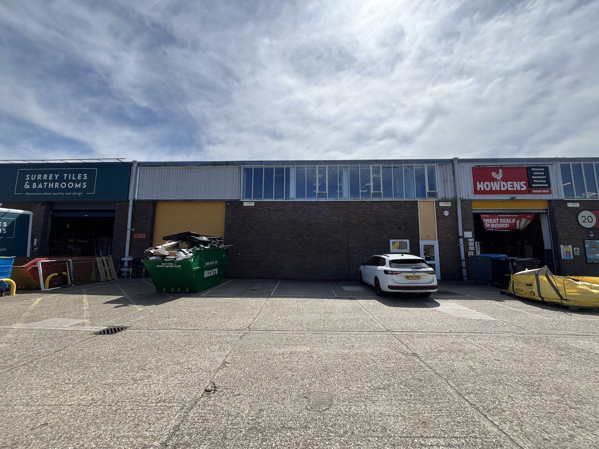 Kestrel Way, Woking to rent Building Photo- Image 1 of 4