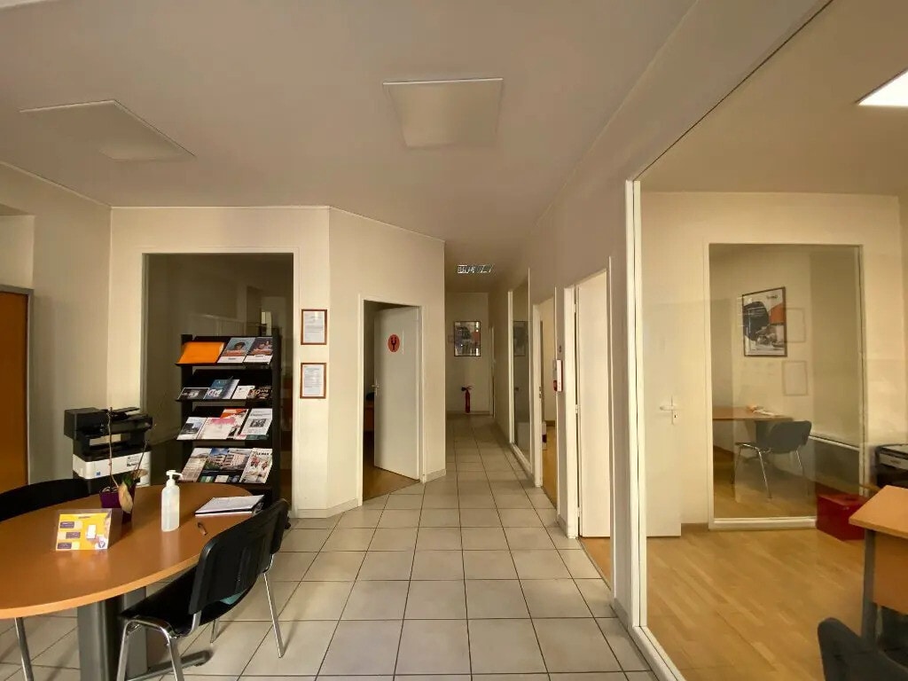 Location Commerce 87 m² - Photo 1
