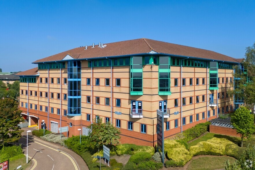 Waterfront Way, Brierley Hill to rent - Building Photo - Image 2 of 2