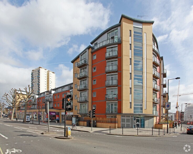 297 Wandsworth Bridge Rd, London for sale - Building Photo - Image 1 of 1