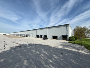 1201 Perry Rd, Plainfield, IN for rent Building Photo- Image 1 of 2