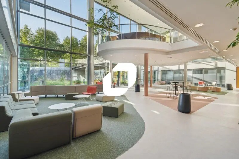 Office in Roissy-en-France to rent Lobby- Image 1 of 21