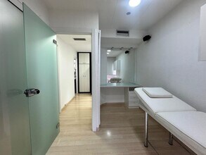 Office in Manresa, Barcelona to rent Interior Photo- Image 2 of 21