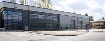 Broadheath Network Centre, Altrincham for sale Primary Photo- Image 1 of 2