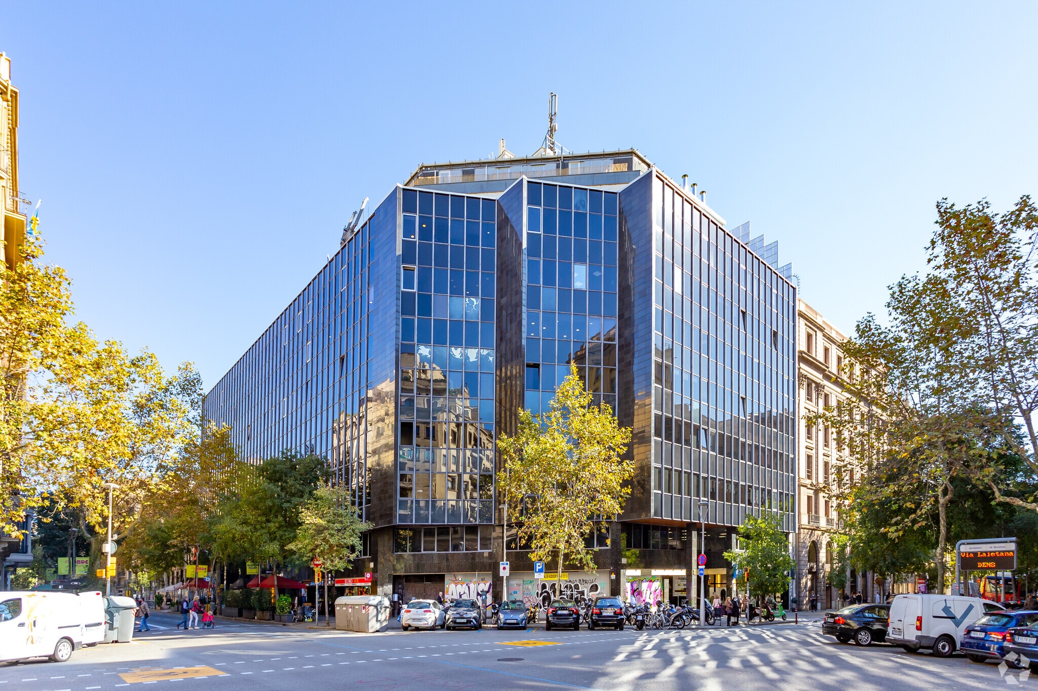 Office in Barcelona, Barcelona for sale Primary Photo- Image 1 of 6
