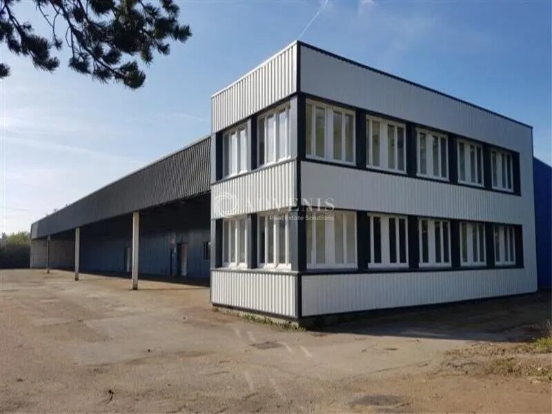 Industrial in Coignières to rent Building Photo- Image 1 of 5