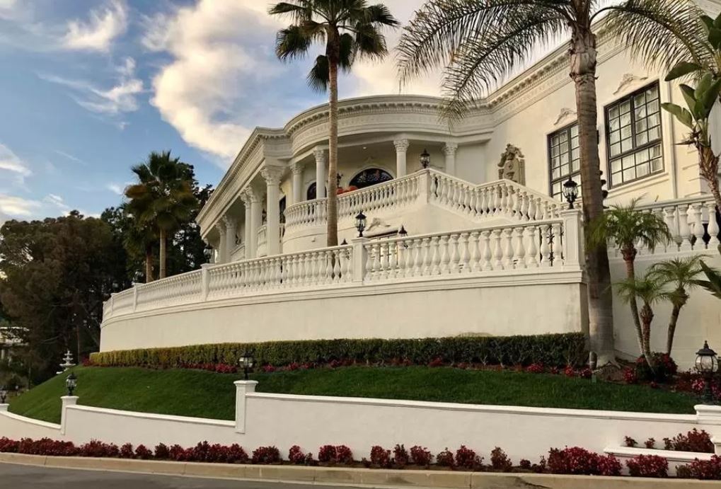 9935 Kip Dr, Beverly Hills, CA for sale Primary Photo- Image 1 of 1