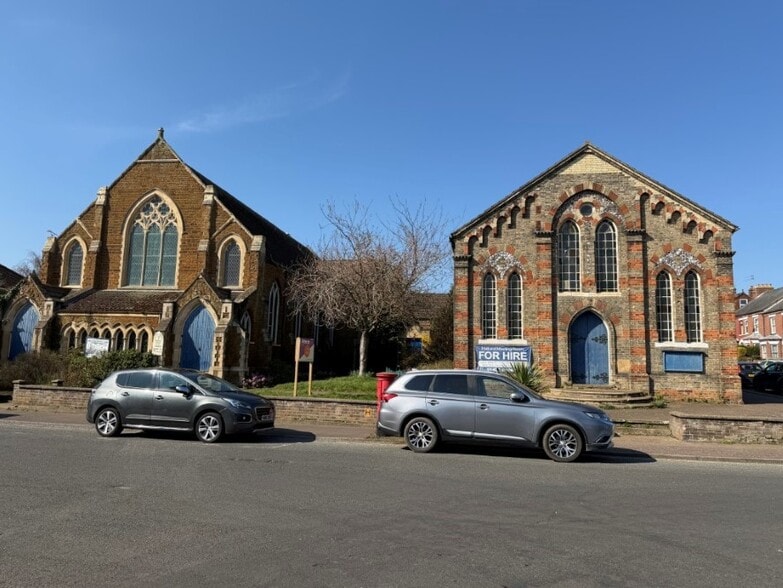 68 Lowestoft Rd, Great Yarmouth for sale - Primary Photo - Image 1 of 15