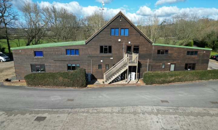 Sovereign Barn, Crockham Park, Crockham Hill, Edenbridge for sale - Primary Photo - Image 1 of 4
