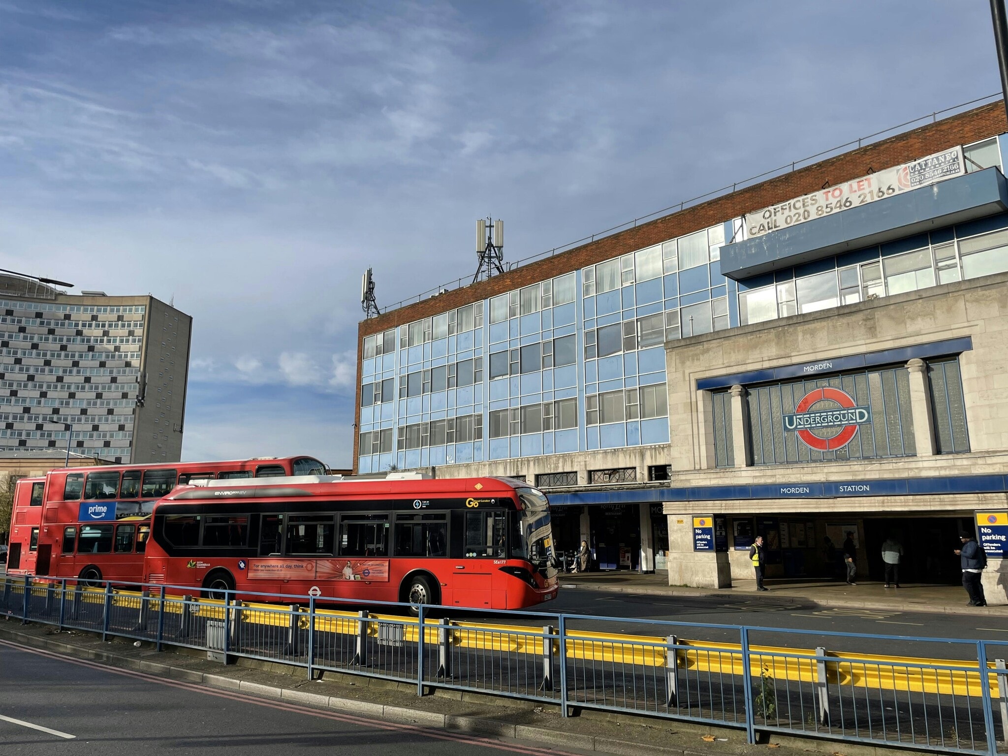 London Rd, Morden to rent Building Photo- Image 1 of 3