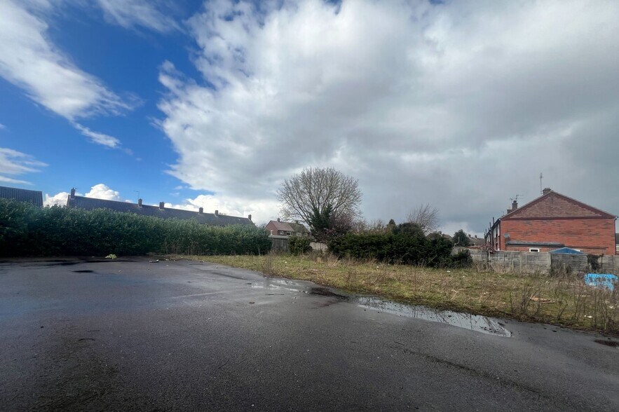 Hawthorn Close, Hertford for sale - Primary Photo - Image 1 of 1