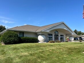 477 S Nicolet Rd, Appleton, WI for sale Building Photo- Image 2 of 3