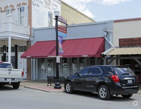 1007 Main St, Bastrop, TX for sale Primary Photo- Image 1 of 1