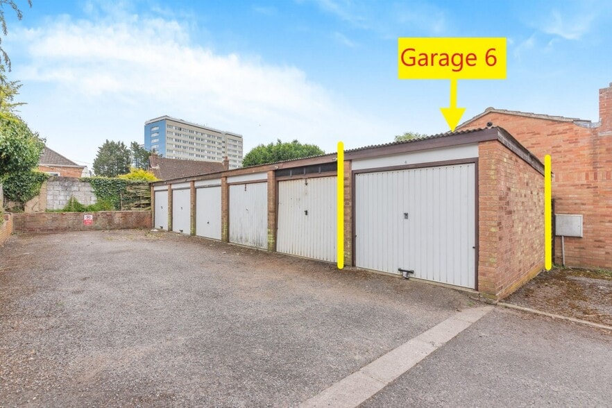 6 Duncan Close, Southampton for sale - Primary Photo - Image 1 of 1