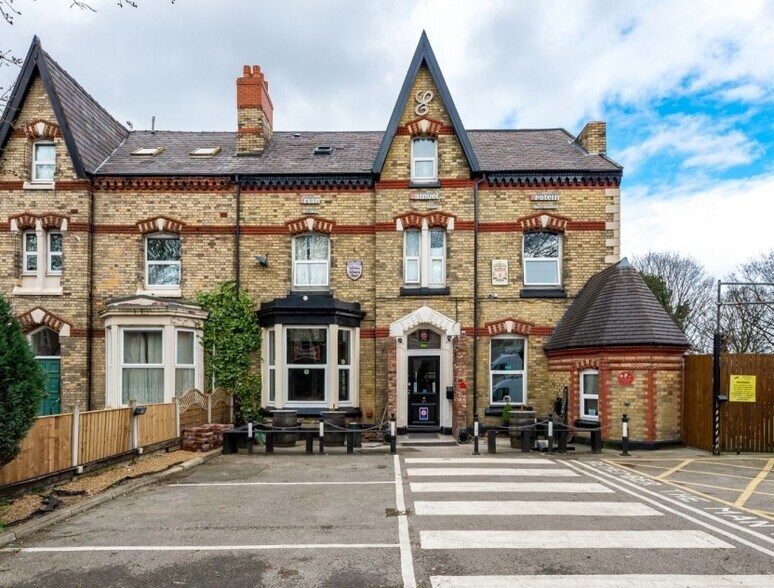 27 Anfield Rd, Liverpool for sale - Primary Photo - Image 1 of 1