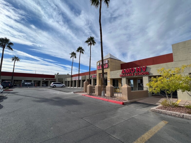 3965-4035 S Decatur Blvd, Las Vegas, NV for rent - Building Photo - Image 2 of 14