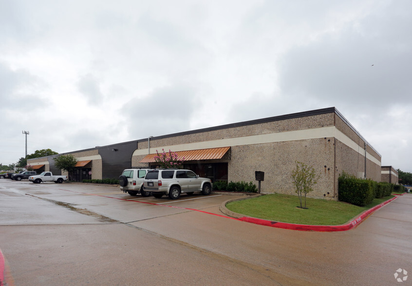 1224 W Corporate Dr, Arlington, TX for rent - Building Photo - Image 2 of 2