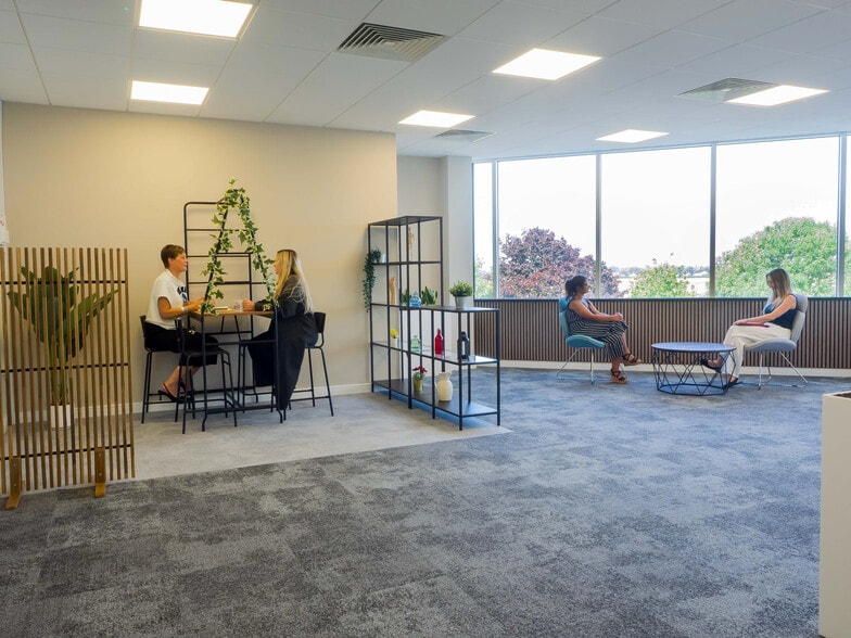 280 Bath Road Rd, West Drayton to rent - Interior Photo - Image 3 of 12