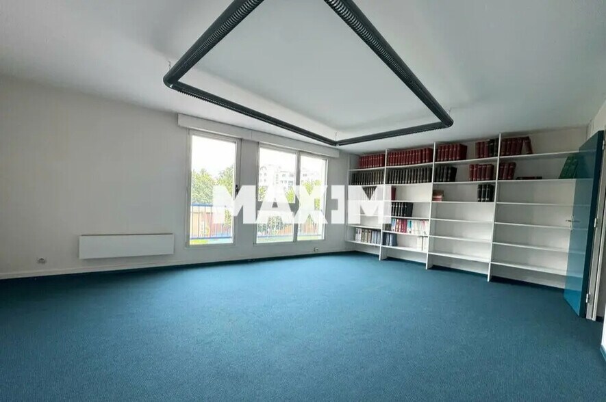 36 Rue Ledru Rollin, Dijon for sale - Interior Photo - Image 2 of 8