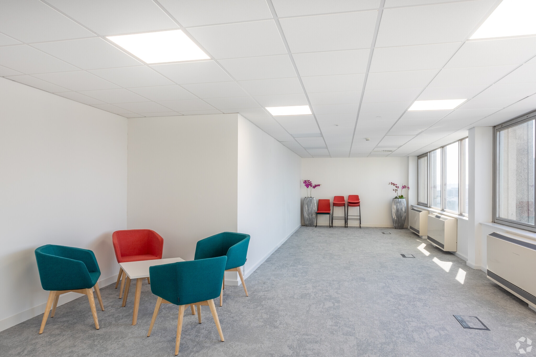 2 Fitzalan Rd, Cardiff to rent Interior Photo- Image 1 of 9