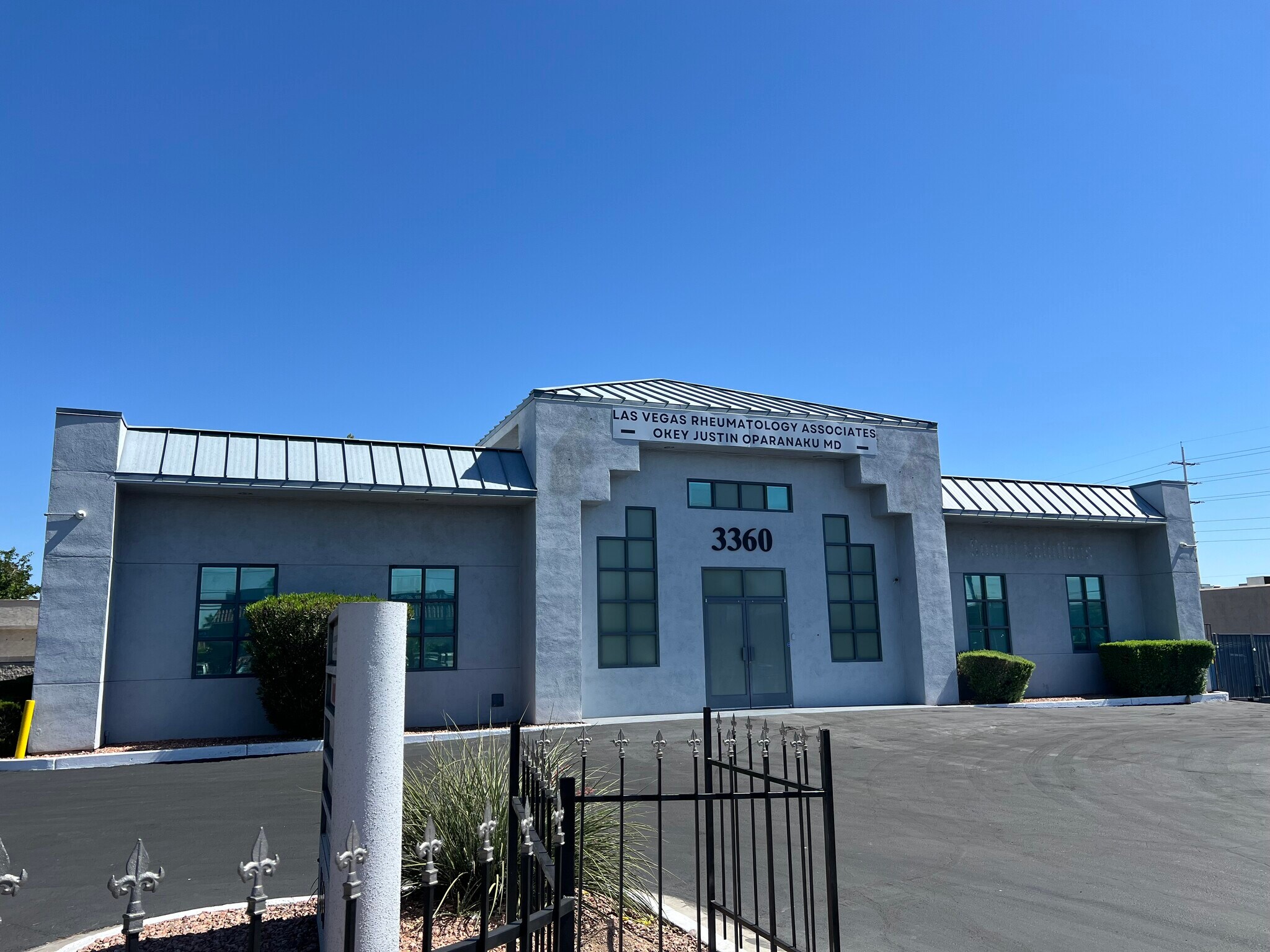 3360 E Russell Rd, Las Vegas, NV to rent Building Photo- Image 1 of 6