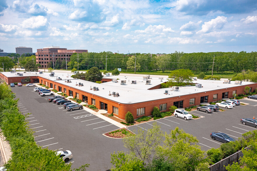 17W775 Butterfield Road (Midwest Office Center), Oakbrook Terrace, IL for rent - Aerial - Image 1 of 9