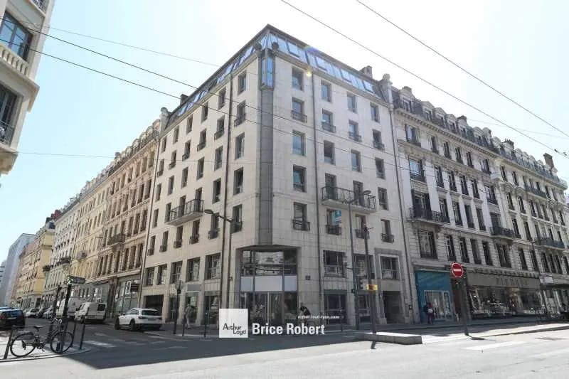 Office in Lyon to rent Building Photo- Image 1 of 23