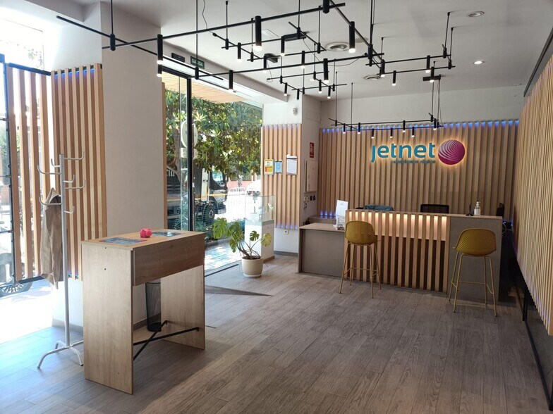 Retail in Granada, Granada to rent - Interior Photo - Image 3 of 19