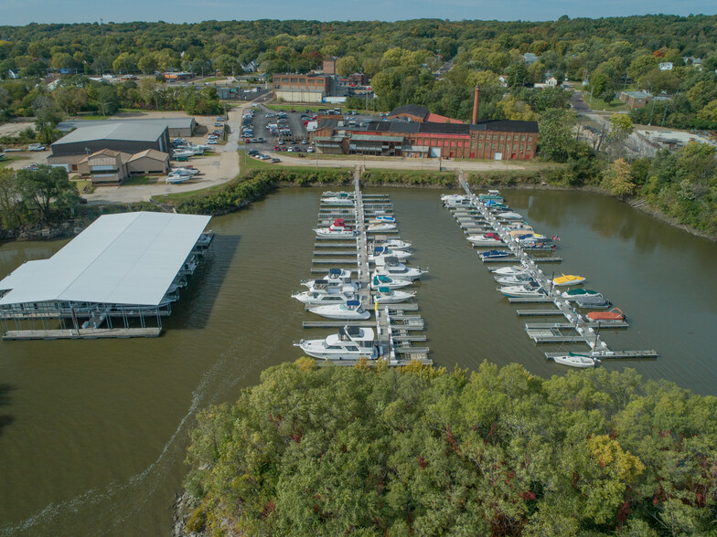 99 Alexander Ave, Peoria, IL for sale - Building Photo - Image 3 of 8