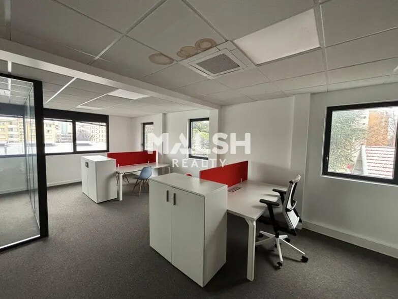 Office in Villeurbanne to rent - Interior Photo - Image 3 of 11