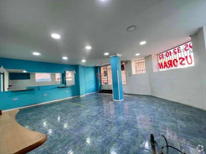 Retail in Cuenca, Cuenca to rent - Interior Photo - Image 1 of 1