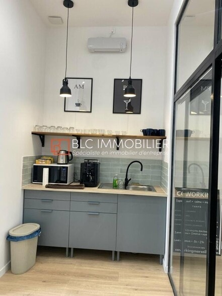 Retail in Marseille to rent - Interior Photo - Image 3 of 4