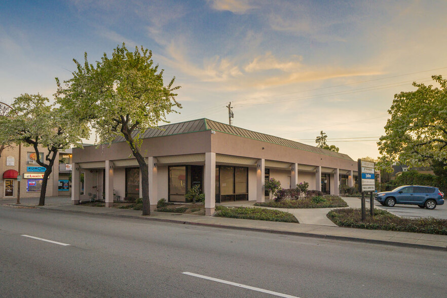 1048 El Camino Real, Redwood City, CA for rent - Building Photo - Image 1 of 3