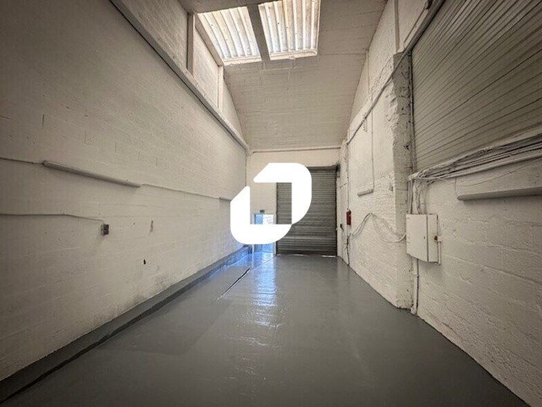Light Industrial in Épinay-sur-Seine to rent - Interior Photo - Image 2 of 9