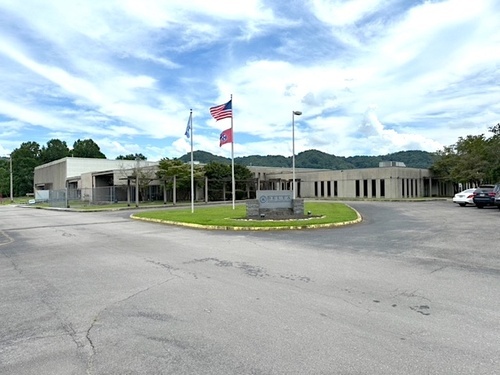 370 JD Yarnell Industrial Pky, Clinton, TN for sale - Primary Photo - Image 1 of 12