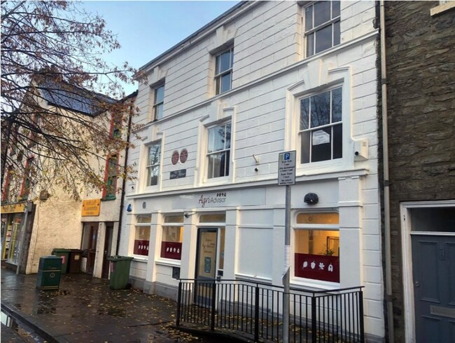 More details for 68-70 High St, Bala - Office to Rent