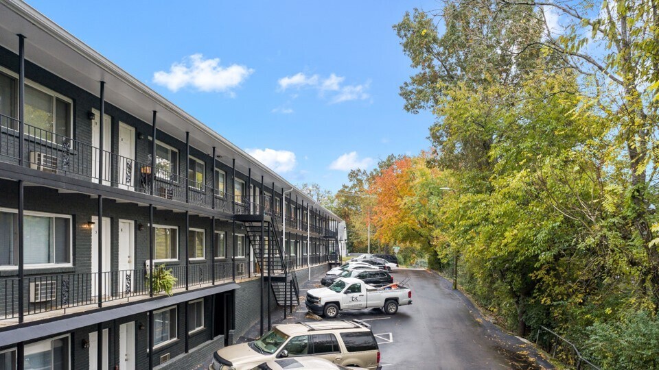 1501 Washington Pike, Knoxville 37917 UK