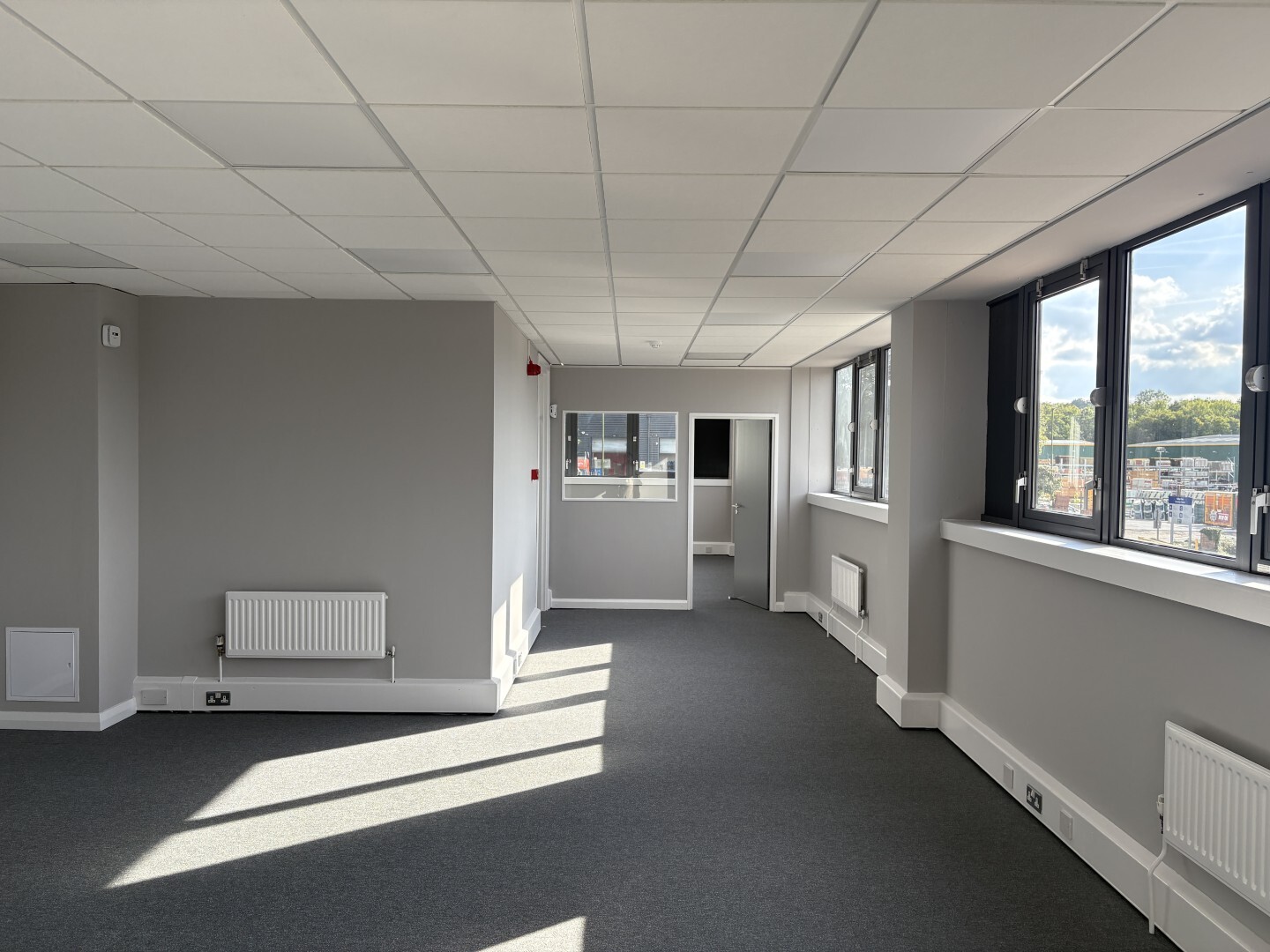 Olds Approach, Watford to rent Interior Photo- Image 1 of 5