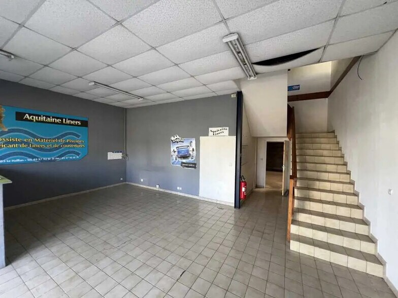 Office in Le Haillan to rent - Interior Photo - Image 2 of 6