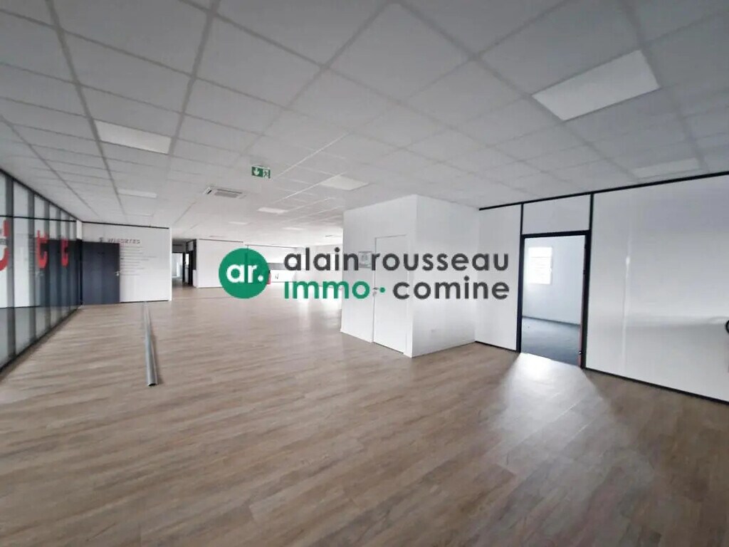 Location Bureaux 600 m² - Photo 1