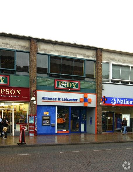 166-168 Marlowes, Hemel Hempstead to rent - Building Photo - Image 2 of 9