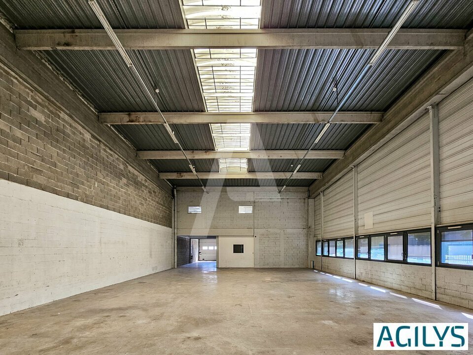 3 Avenue Le Verrier, Trappes to rent Interior Photo- Image 1 of 13