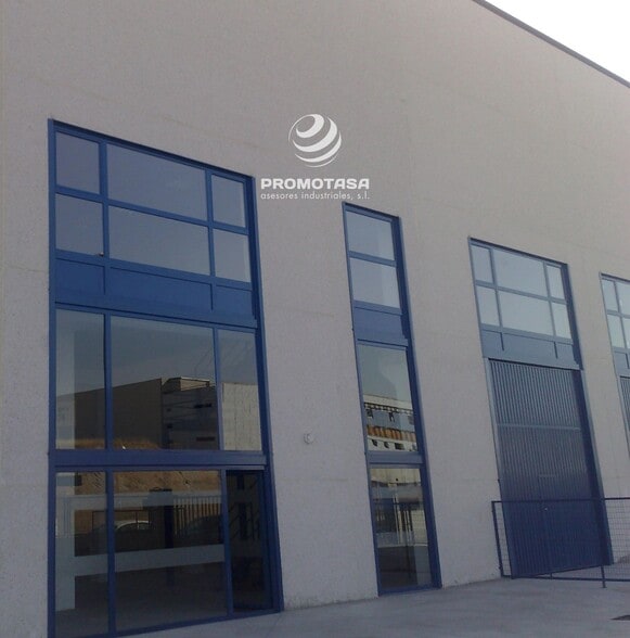 Industrial in Rivas-Vaciamadrid, Madrid to rent - Building Photo - Image 2 of 2