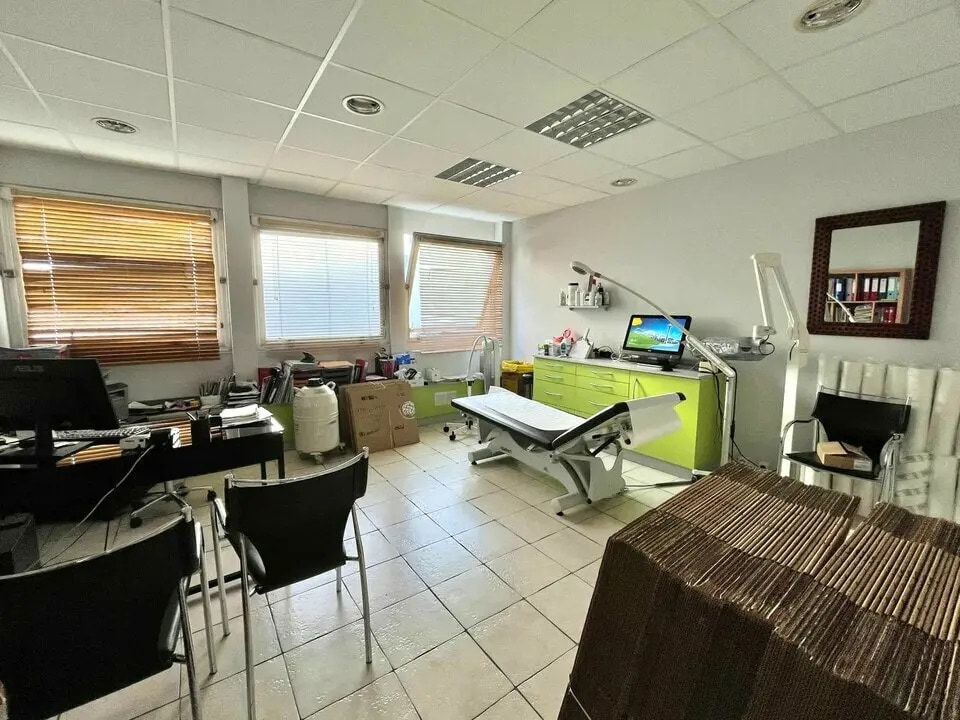 Location Bureaux 35 m² - Photo 1