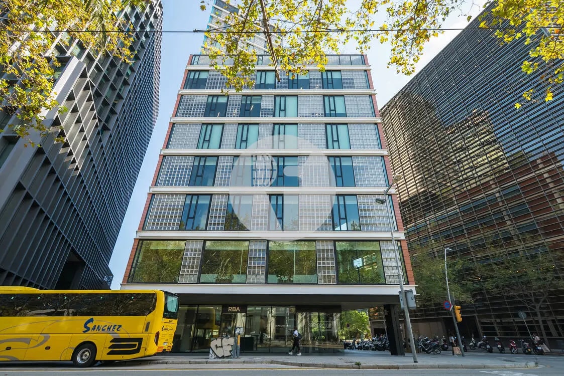 Office in Barcelona, Barcelona to rent Building Photo- Image 1 of 11