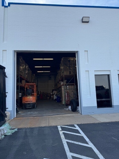 8600-8624 Phoenix Dr, Manassas, VA to rent Building Photo- Image 1 of 5