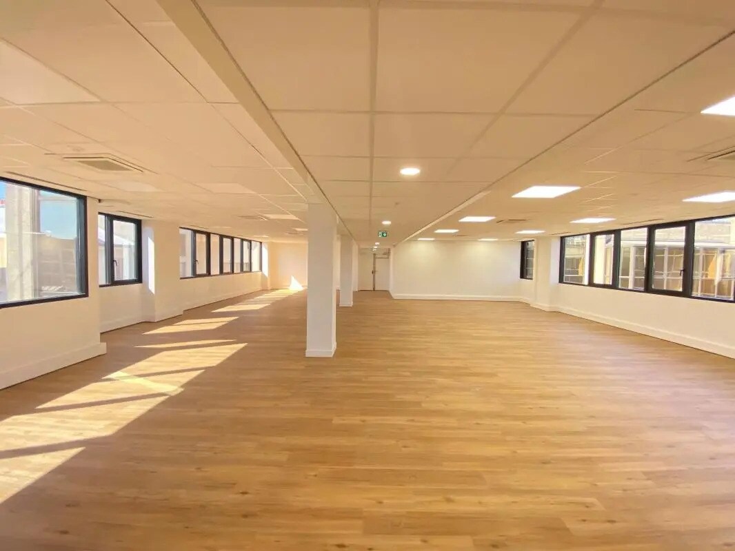 Office in Boulogne-Billancourt to rent Interior Photo- Image 1 of 8