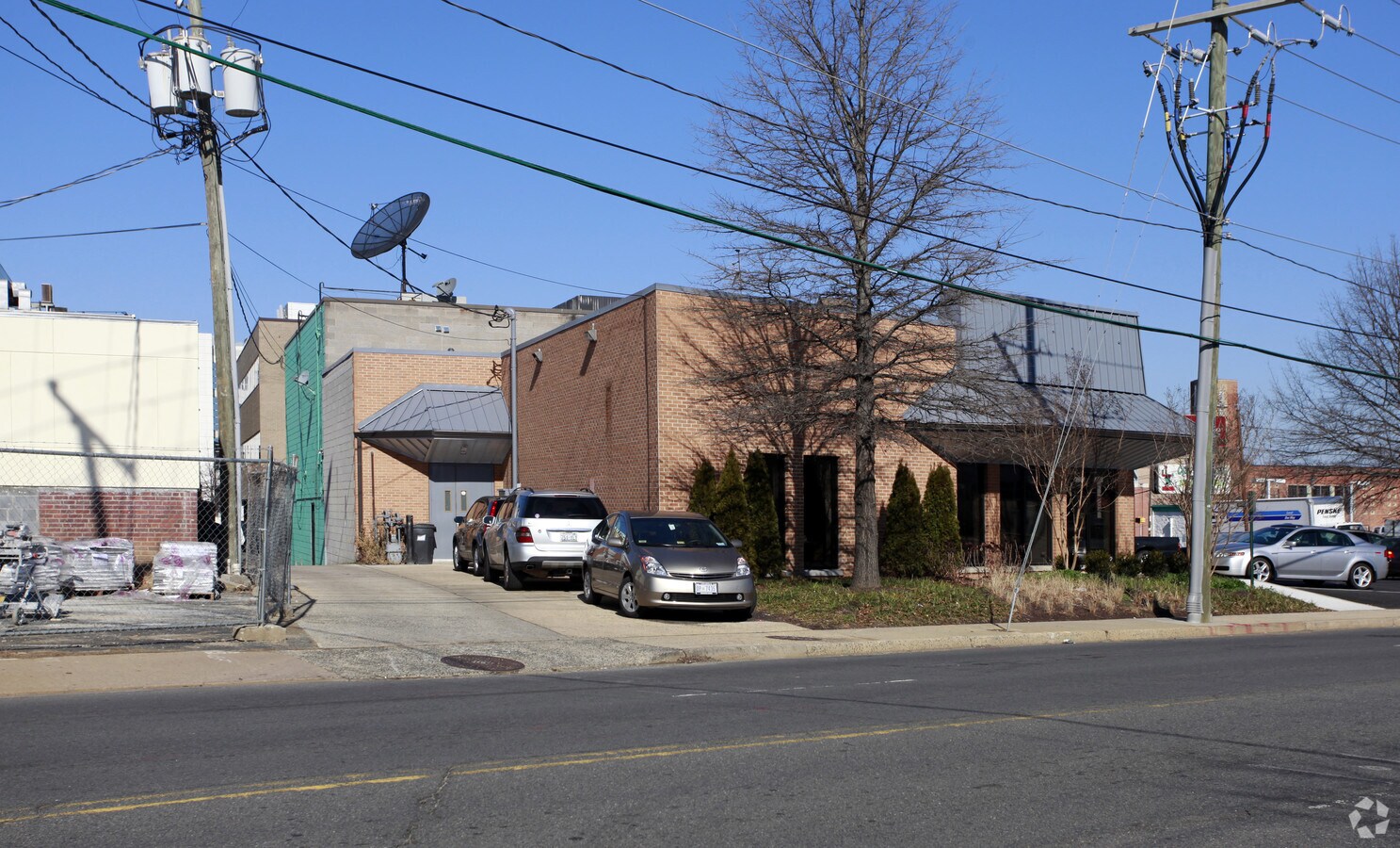 3301 Wilson Blvd, Arlington 22201 UK