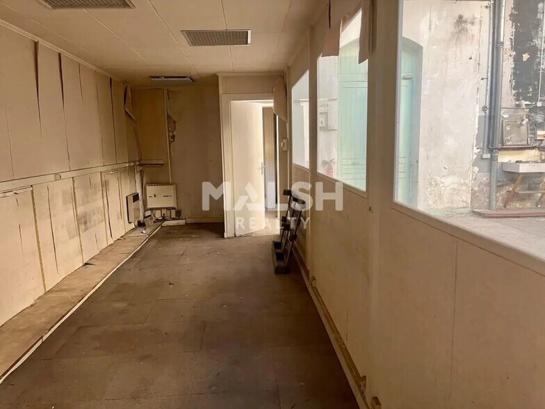 Retail in Lyon to rent - Interior Photo - Image 3 of 5
